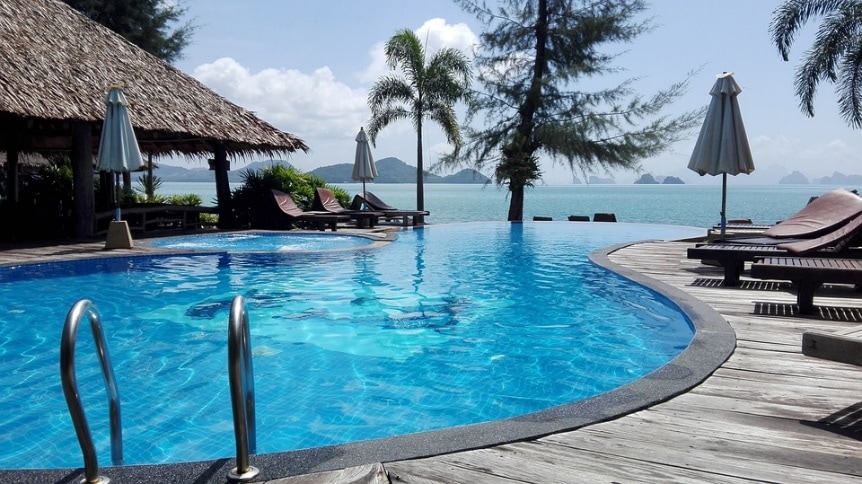 A Quick Guide to Swimming Pool Slip and Fall Accidents