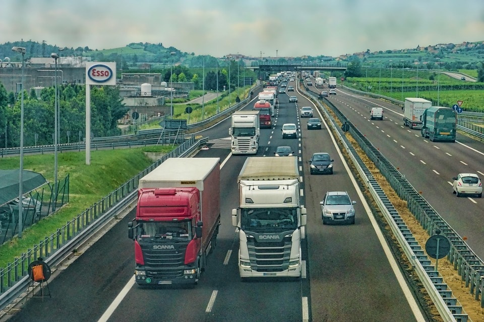 The Most Common Distractions for Truck Drivers
