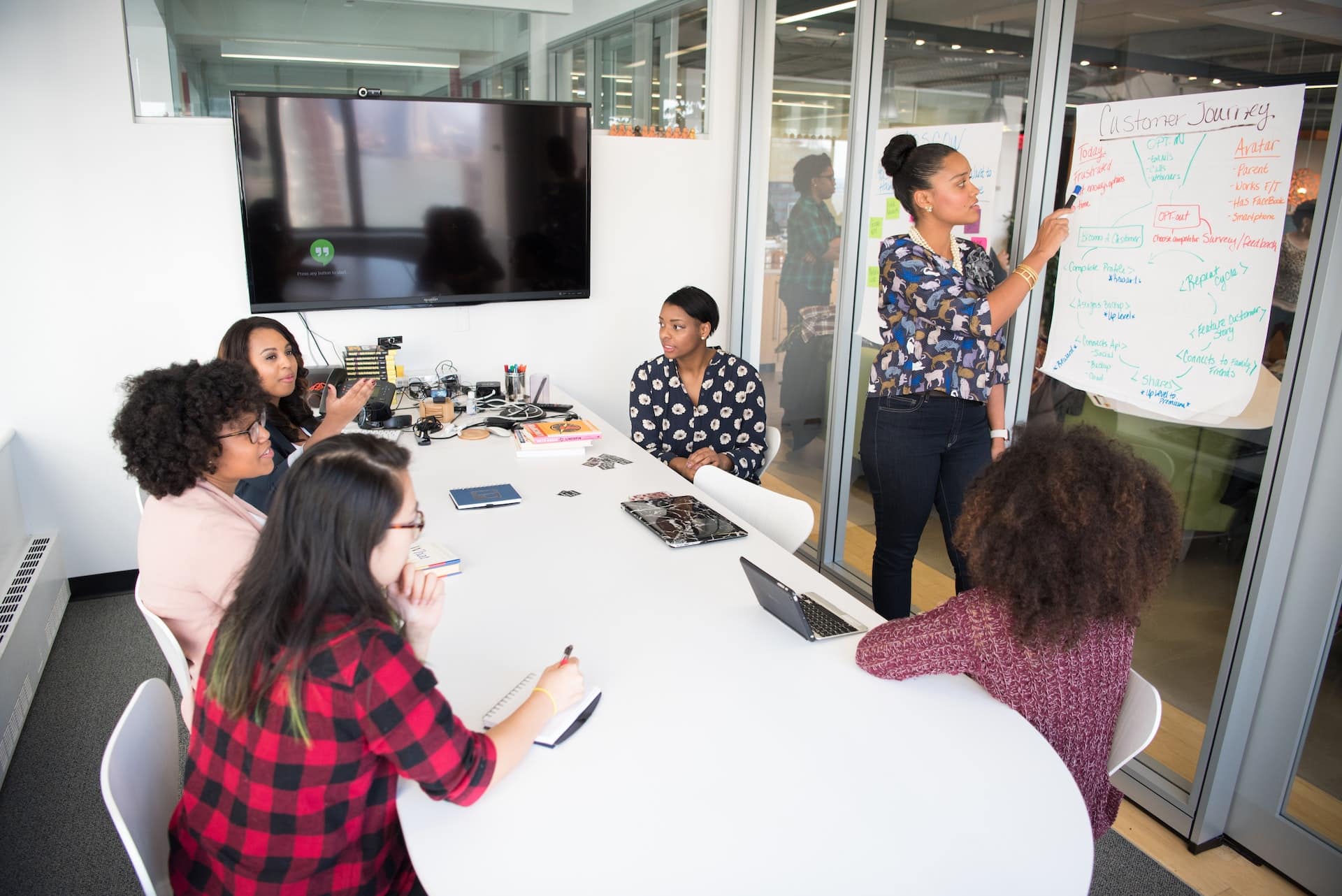 Employment Contracts: Four Tips Every Employee Should Know