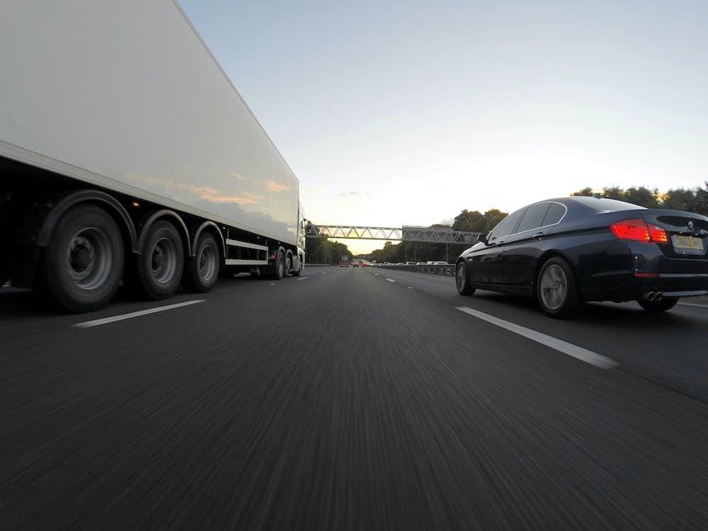 How Hours of Service (HOS) Violations Cause Accidents in Nevada?
